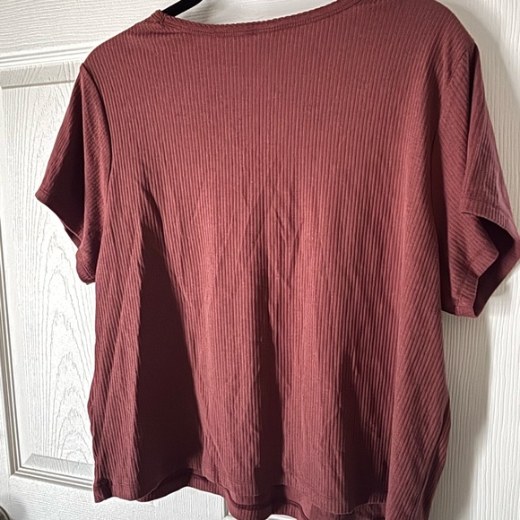 Old Navy Rust Ribbed Top - Picture 3 of 3